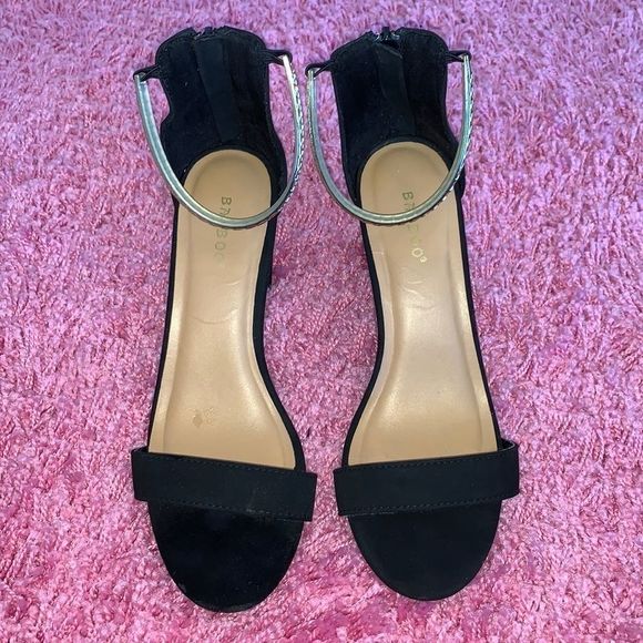 Bamboo heels with chain strap - Picture 2 of 4